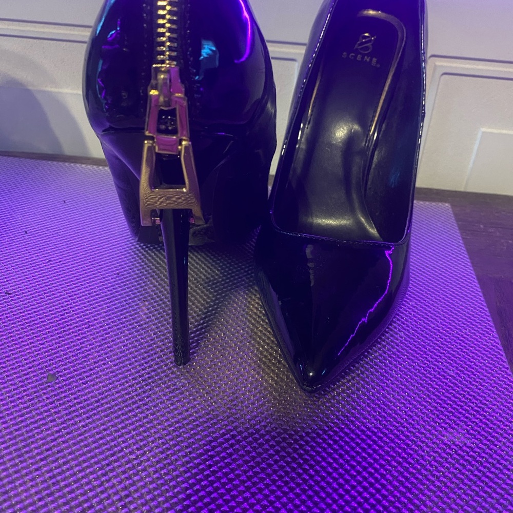 Patent leather Glossy Black Heels with Gold zippers